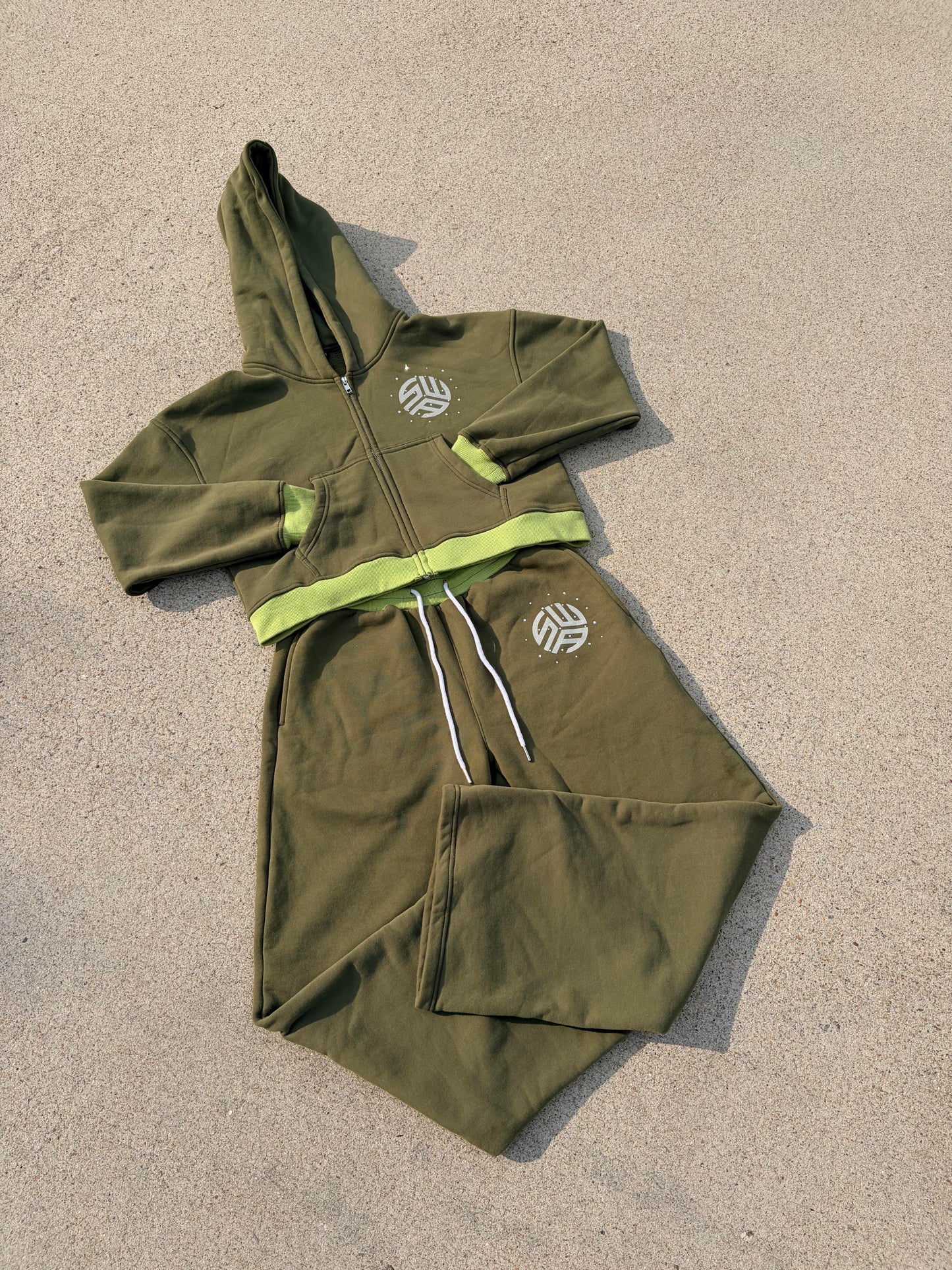 Pressure Makes Diamonds Women's Cropped Set